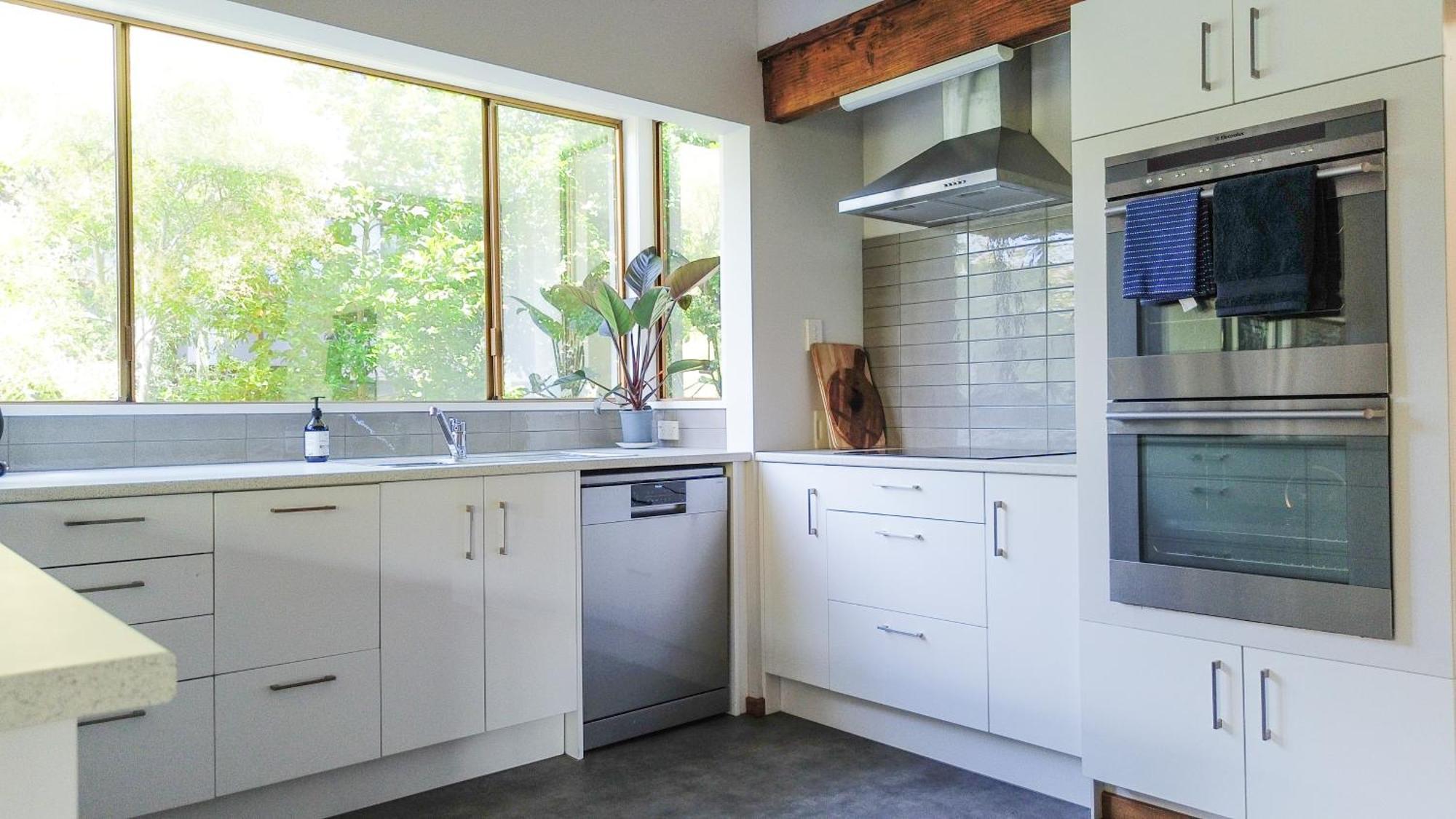 Large, Comfy, Stylish Apartment Havelock North Exterior foto
